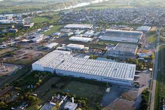 Zone industrielle et commerciale NO avec Grieshaber Logistic Group AG à Biebesheim am Rhein dans le département Hesse, Allemagne d'en haut