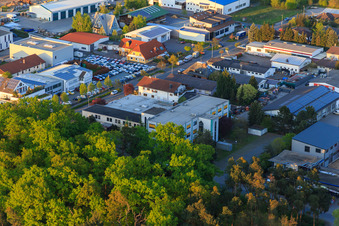 Zone industrielle de Sandwiesen avec Laetus à le quartier Sandwiese in Alsbach-Hähnlein dans le département Hesse, Allemagne d'en haut