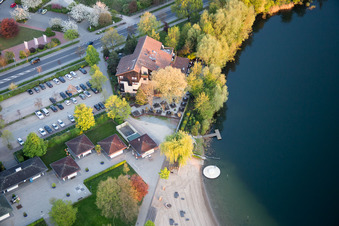 Photographie aérienne de Zones riveraines sur la plage de sable de la piscine extérieure Badesee Bensheim à Bensheim dans le département Hesse, Allemagne