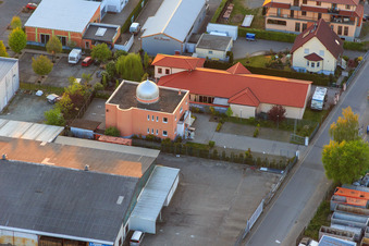 Vue aérienne de Mosquée Bensheim (Mosquée Bashier) à Bensheim dans le département Hesse, Allemagne