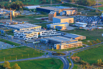 Vue aérienne de Jungheinrich Vertrieb Deutschland AG & Co. KG Bensheim et CBM Christoffel-Blindenmission Christian Blind Mission eV à Bensheim dans le département Hesse, Allemagne