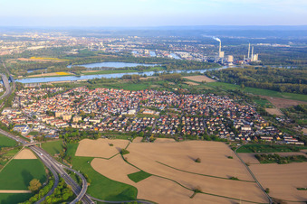 Vue aérienne de Vue de la ville depuis le nord-ouest à le quartier Maximiliansau in Wörth am Rhein dans le département Rhénanie-Palatinat, Allemagne