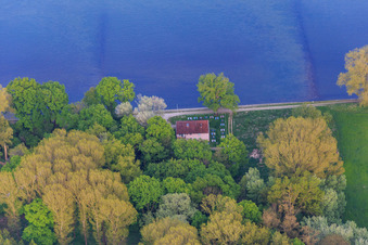 Vue aérienne de Goldgrund sur les rives du Rhin à le quartier Maximiliansau in Wörth am Rhein dans le département Rhénanie-Palatinat, Allemagne