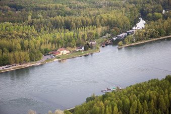 Vue aérienne de Ancienne douane sur l'Auer Altrhein à Au am Rhein dans le département Bade-Wurtemberg, Allemagne