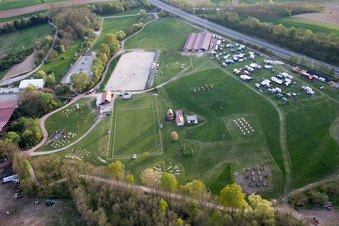 Neewiller-près-Lauterbourg dans le département Bas Rhin, France vue du ciel