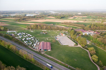 Neewiller-près-Lauterbourg dans le département Bas Rhin, France d'en haut