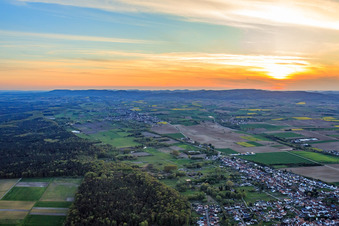 Vue aérienne de Viestrich au bord du Bienwald depuis l'est à le quartier Schaidt in Wörth am Rhein dans le département Rhénanie-Palatinat, Allemagne
