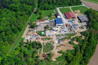 Enregistrement par drone de Palatinum aménagement paysager et conception de jardins à Hagenbach dans le département Rhénanie-Palatinat, Allemagne