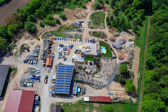 Palatinum aménagement paysager et conception de jardins à Hagenbach dans le département Rhénanie-Palatinat, Allemagne du point de vue du drone