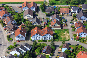 Rue Drachenfels à Hagenbach dans le département Rhénanie-Palatinat, Allemagne depuis l'avion