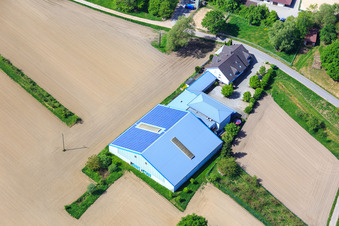 Vue aérienne de Salle de réunion sportive de tennis à Hagenbach dans le département Rhénanie-Palatinat, Allemagne