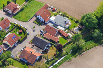 Vue oblique de Ahornstr à Hagenbach dans le département Rhénanie-Palatinat, Allemagne