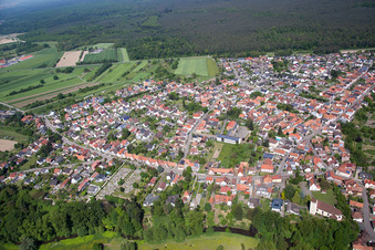 Photographie aérienne de Vue sur le village à Berg dans le département Rhénanie-Palatinat, Allemagne
