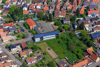 Vue aérienne de École primaire Berg à Berg dans le département Rhénanie-Palatinat, Allemagne