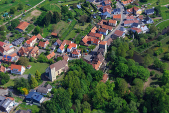 Vue aérienne de Saint-Barthélemy à Berg dans le département Rhénanie-Palatinat, Allemagne