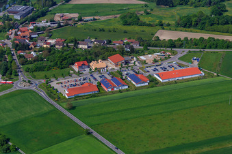 Vue aérienne de Centre commercial Mühläcker à le quartier Neulauterburg in Berg dans le département Rhénanie-Palatinat, Allemagne