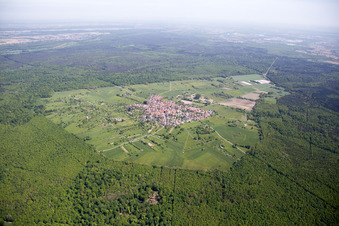 Vue aérienne de Village - Vue à le quartier Büchelberg in Wörth am Rhein dans le département Rhénanie-Palatinat, Allemagne