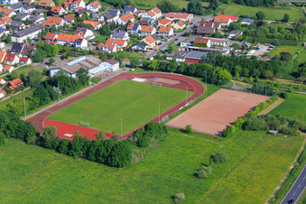 Vue aérienne de Installation sportive de district Deidesheim du TSG 1849 Deidesheim eV à Deidesheim dans le département Rhénanie-Palatinat, Allemagne