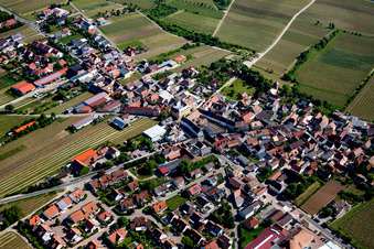 Vue aérienne de Herxheim am Berg dans le département Rhénanie-Palatinat, Allemagne