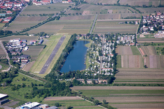Vue aérienne de Aéroport, camping à Bad Dürkheim dans le département Rhénanie-Palatinat, Allemagne