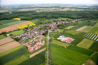Vue aérienne de Quartier Eckartshausen in Werneck dans le département Bavière, Allemagne