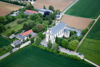 Photographie aérienne de Pont du ferry, église de pèlerinage à Hausen bei Würzburg dans le département Bavière, Allemagne