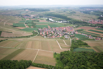 Vue aérienne de Quartier Untereisenheim in Eisenheim dans le département Bavière, Allemagne
