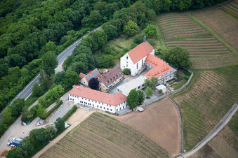 Vue aérienne de Vogelsburg à le quartier Escherndorf in Volkach dans le département Bavière, Allemagne