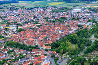 Vue aérienne de Parc Hindenburg à Volkach dans le département Bavière, Allemagne