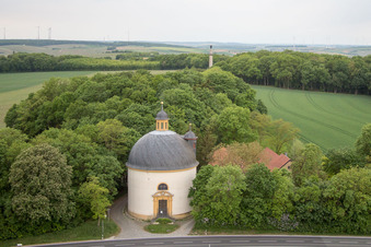 Parc du Château Gaibach à le quartier Gaibach in Volkach dans le département Bavière, Allemagne d'en haut