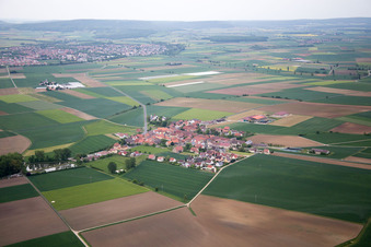 Vue aérienne de Quartier Brünnstadt in Frankenwinheim dans le département Bavière, Allemagne