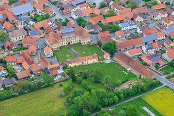 Vue aérienne de Château Sulzheim à Sulzheim dans le département Bavière, Allemagne