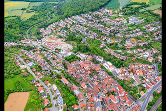 Vue aérienne de Vue sur Steigerwald à Schonungen dans le département Bavière, Allemagne