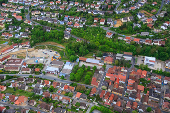 Vue aérienne de Rue Hohheimer à Schonungen dans le département Bavière, Allemagne