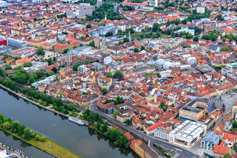 Vue aérienne de Rue Mainuferstraße Rusterberg à Schweinfurt dans le département Bavière, Allemagne