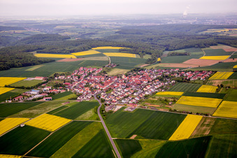 Vue aérienne de Du nord à le quartier Hesselbach in Üchtelhausen dans le département Bavière, Allemagne