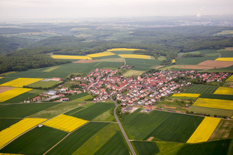 Vue aérienne de Du nord à le quartier Hesselbach in Üchtelhausen dans le département Bavière, Allemagne