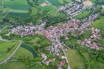 Vue aérienne de Quartier Hausen in Schonungen dans le département Bavière, Allemagne