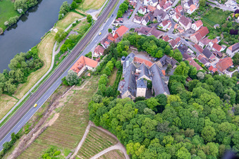 Vue oblique de Château Mainberg à le quartier Mainberg in Schonungen dans le département Bavière, Allemagne