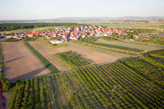 Vue aérienne de Quartier Lindach in Kolitzheim dans le département Bavière, Allemagne