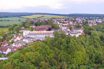 Vue aérienne de Manufacture de porcelaine de Fürsstenberg à Fürstenberg dans le département Basse-Saxe, Allemagne