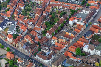 Vue aérienne de Commerzbank à Ostertorwall à Hameln dans le département Basse-Saxe, Allemagne