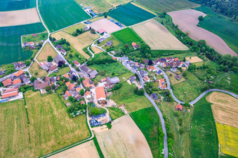 Vue aérienne de Vue du village depuis l'ouest à le quartier Meiborssen in Vahlbruch dans le département Basse-Saxe, Allemagne