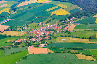 Photographie aérienne de Vue du village depuis le nord-est à le quartier Arenborn in Wesertal dans le département Hesse, Allemagne