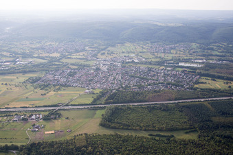 Vue aérienne de Quartier Bruchhausen in Ettlingen dans le département Bade-Wurtemberg, Allemagne