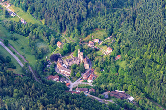 Vue aérienne de Ruines du monastère de Frauenalb à le quartier Schielberg in Marxzell dans le département Bade-Wurtemberg, Allemagne