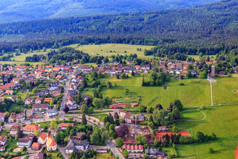 Vue aérienne de Club de tennis Dobel eV au Kurpark à Dobel dans le département Bade-Wurtemberg, Allemagne