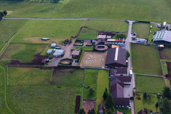 Haras Dobel à Dobel dans le département Bade-Wurtemberg, Allemagne vue du ciel