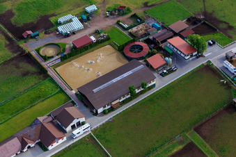 Haras Dobel à Dobel dans le département Bade-Wurtemberg, Allemagne vue du ciel