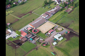 Vue aérienne de Haras Dobel à Dobel dans le département Bade-Wurtemberg, Allemagne